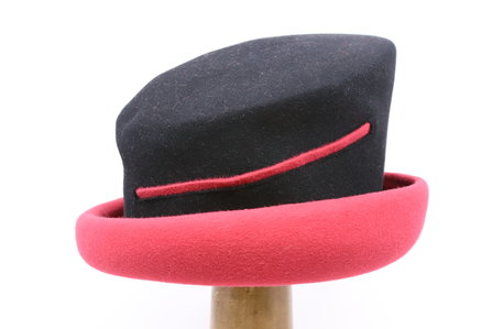 Whiteley Occasion Hat Stripe Black/Cranberry