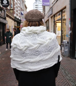 laimbock knitted poncho met col off white