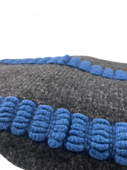 Simone van Eerdenburg  Design wollen sjaal Antraciet en blauw