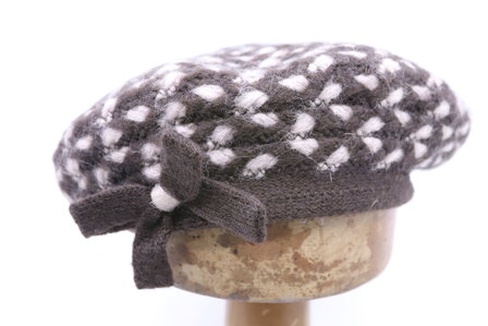 Hats and Dreams wolmix knitted baret Bruin Ivory