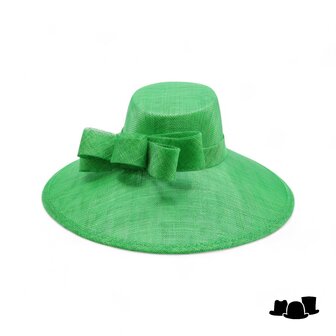 maddox occasion hat asymmetric bol sinamay dubbel strik emerald green