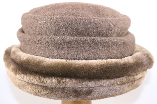 Favorite Hats Faux Fur Cloche Rechte Bol Bruin