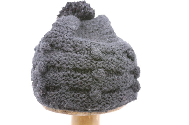 Knitted Pompom Wol Mix Muts Zwart