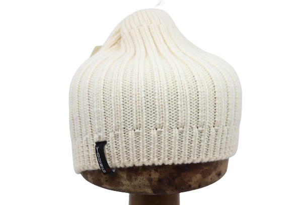 Due Emme knitted Beanie Muts kabel Wol Ivory 