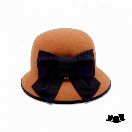 bedacht pot hoed met strik cirdan wolvilt oranje