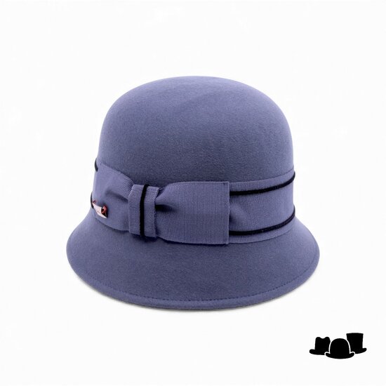 bedacht pot hoed lint met strik damrod staalblauw