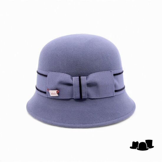 bedacht pot hoed lint met strik damrod staalblauw