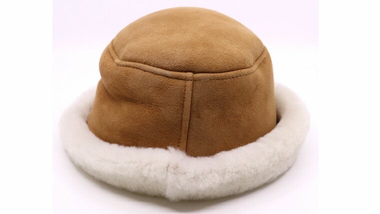 seeberger cloche lammy camel off white