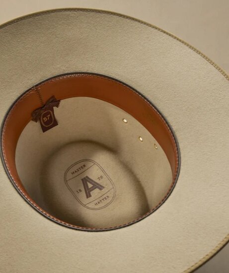 akubra tablelands sand