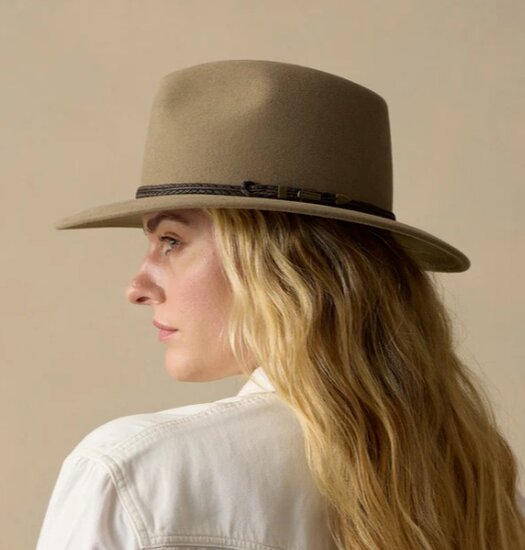 akubra traveller bran