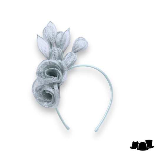 seeberger haarversiering diadeem eva sinamay bloemen licht blauw