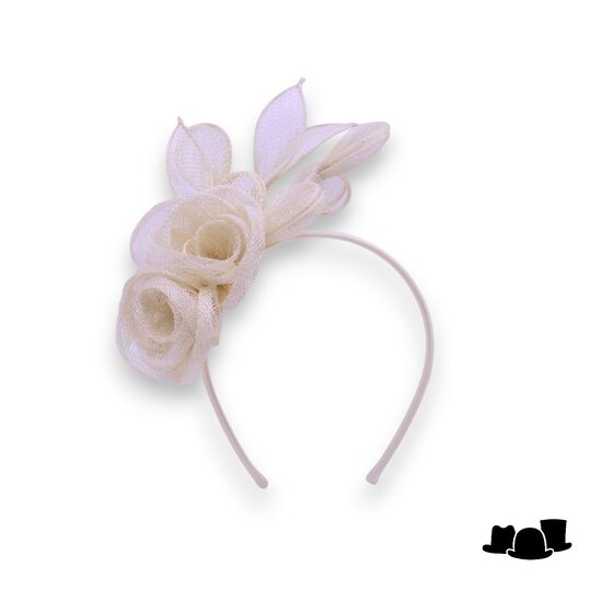 seeberger haarversiering diadeem eva sinamay bloemen ivoor