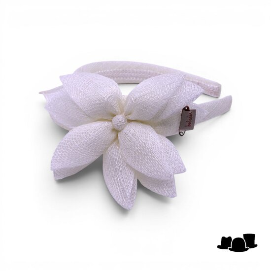 bedacht fascinator leeds bloem sinamay ivoor