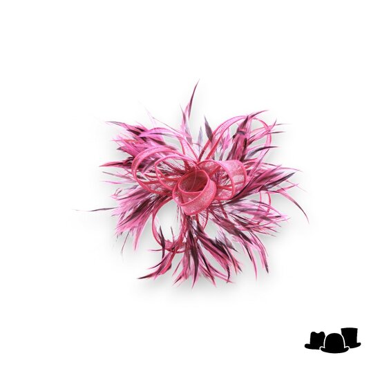 eigen atelier bespoke haarversiering ronda sinamay veren magenta pink