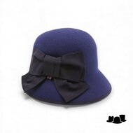 bedacht pot hoed met strik cirdan wolvilt blauw