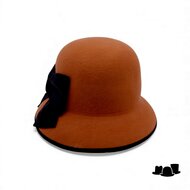 bedacht pot hoed met strik cirdan wolvilt oranje