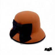 bedacht pot hoed met strik cirdan wolvilt oranje