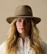 akubra traveller bran