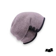 seeberger cloche muts softvilt boiled wool knoopjes taupe