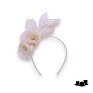 seeberger haarversiering diadeem eva sinamay bloemen ivoor