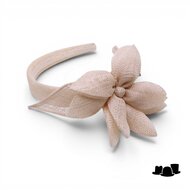 bedacht fascinator leeds bloem sinamay naturel