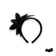 bedacht fascinator leeds bloem sinamay zwart