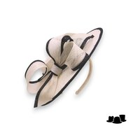 bedacht fascinator bristol matelot strik sinamay naturel zwart