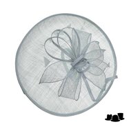 seeberger fascinator disc wanda sinamay  licht blauw