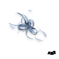 eigen atelier bespoke haarversiering tijuca sinamay kant veren licht blauw
