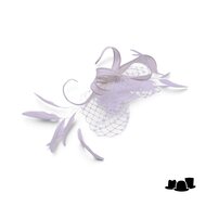eigen atelier bespoke haarversiering jessica sinamay veren voile wit