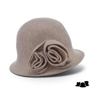 seeberger cloche wool knitted flower sand