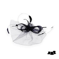eigen atelier bespoke haarversiering nathalie sinamay veren voile zwart