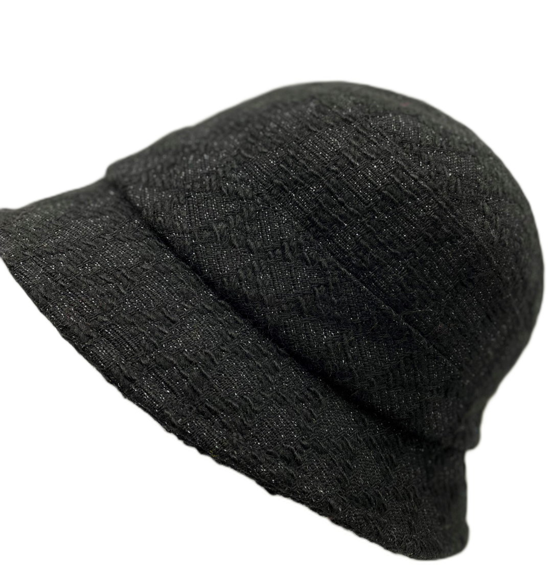bronte cloche hoed chanel look wolmix zwart