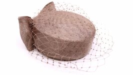 maddox dopje 075 sinamay met voile coffee