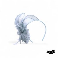 seeberger haarversiering diadeem becky sinamay en veren lichtblauw