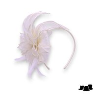 seeberger haarversiering diadeem becky sinamay en veren ivoor