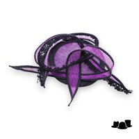 eigen atelier bespoke haarversiering  disk lussen en kant paars en zwart