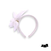 bedacht fascinator leeds bloem sinamay ivoor