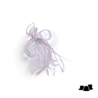 eigen atelier bespoke haarversiering jessica sinamay spike veren voile wit